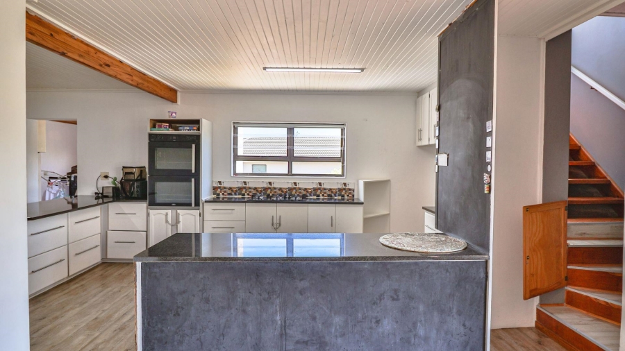 4 Bedroom Property for Sale in De Kelders Western Cape